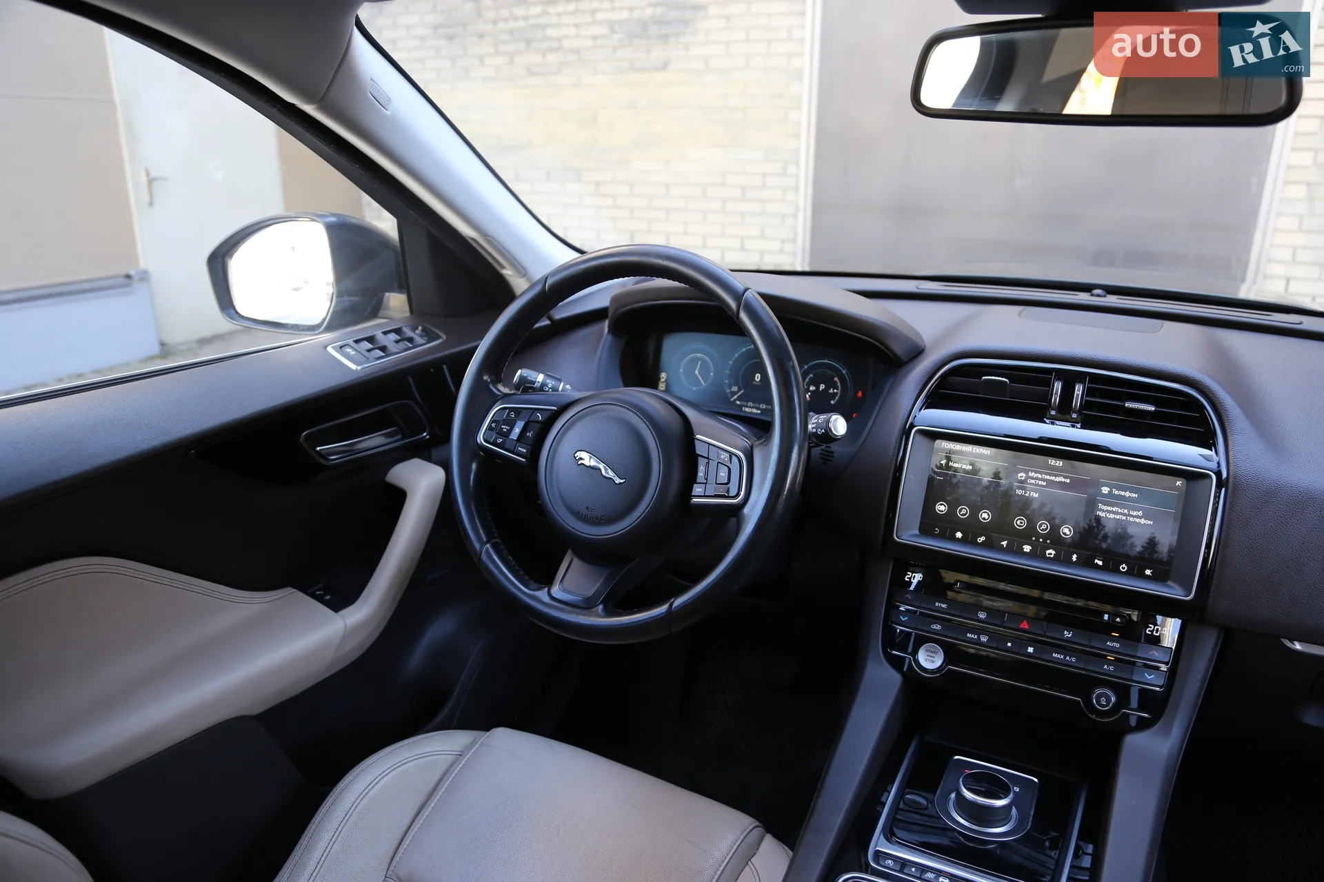 2016 Jaguar F-Pace - мініатюра 14