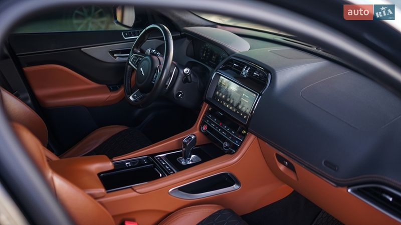 Позашляховик / Кросовер Jaguar F-Pace 2019 в Львові
