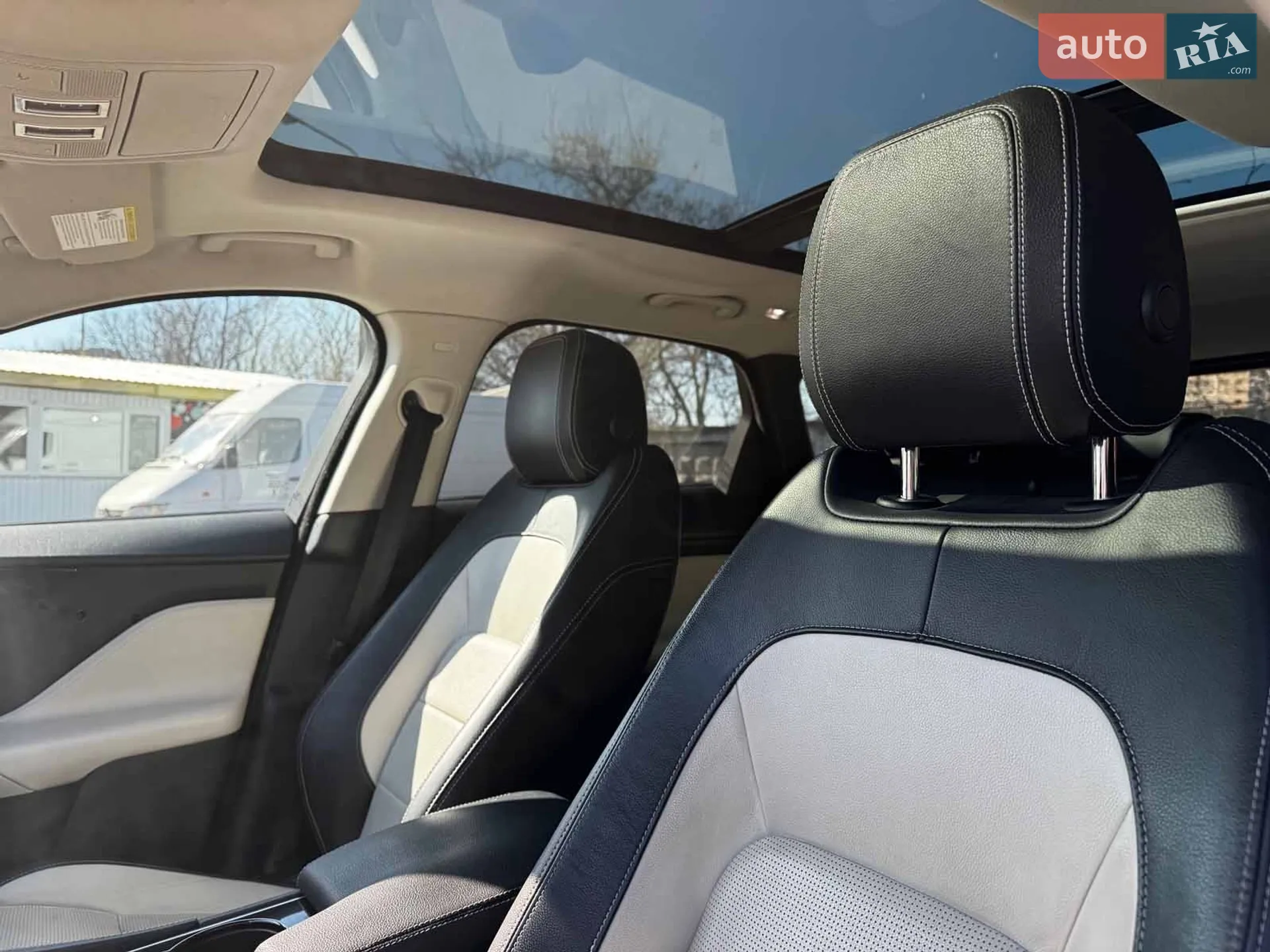 2017 Jaguar F-Pace - мініатюра 30