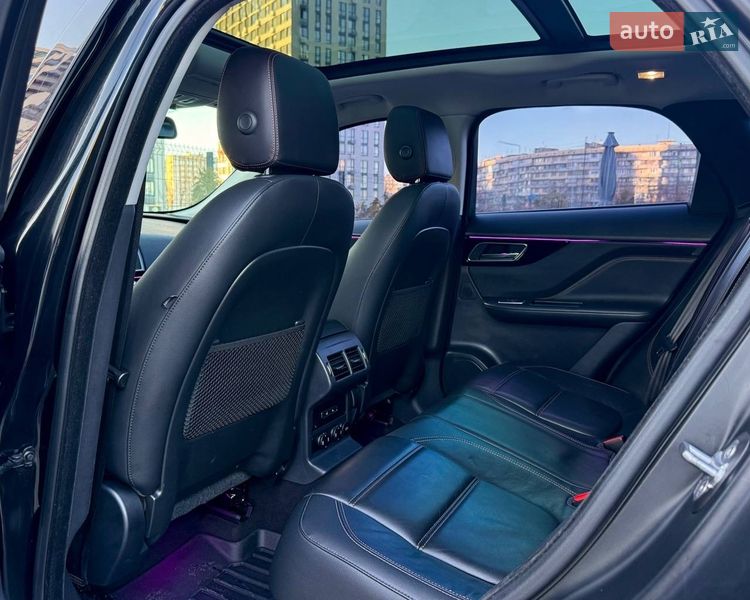 Внедорожник / Кроссовер Jaguar F-Pace 2016 в Киеве