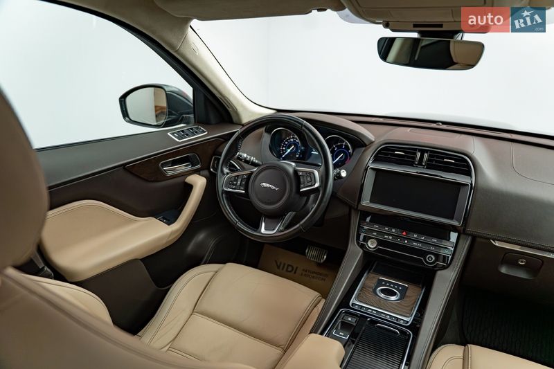 Внедорожник / Кроссовер Jaguar F-Pace 2019 в Киеве