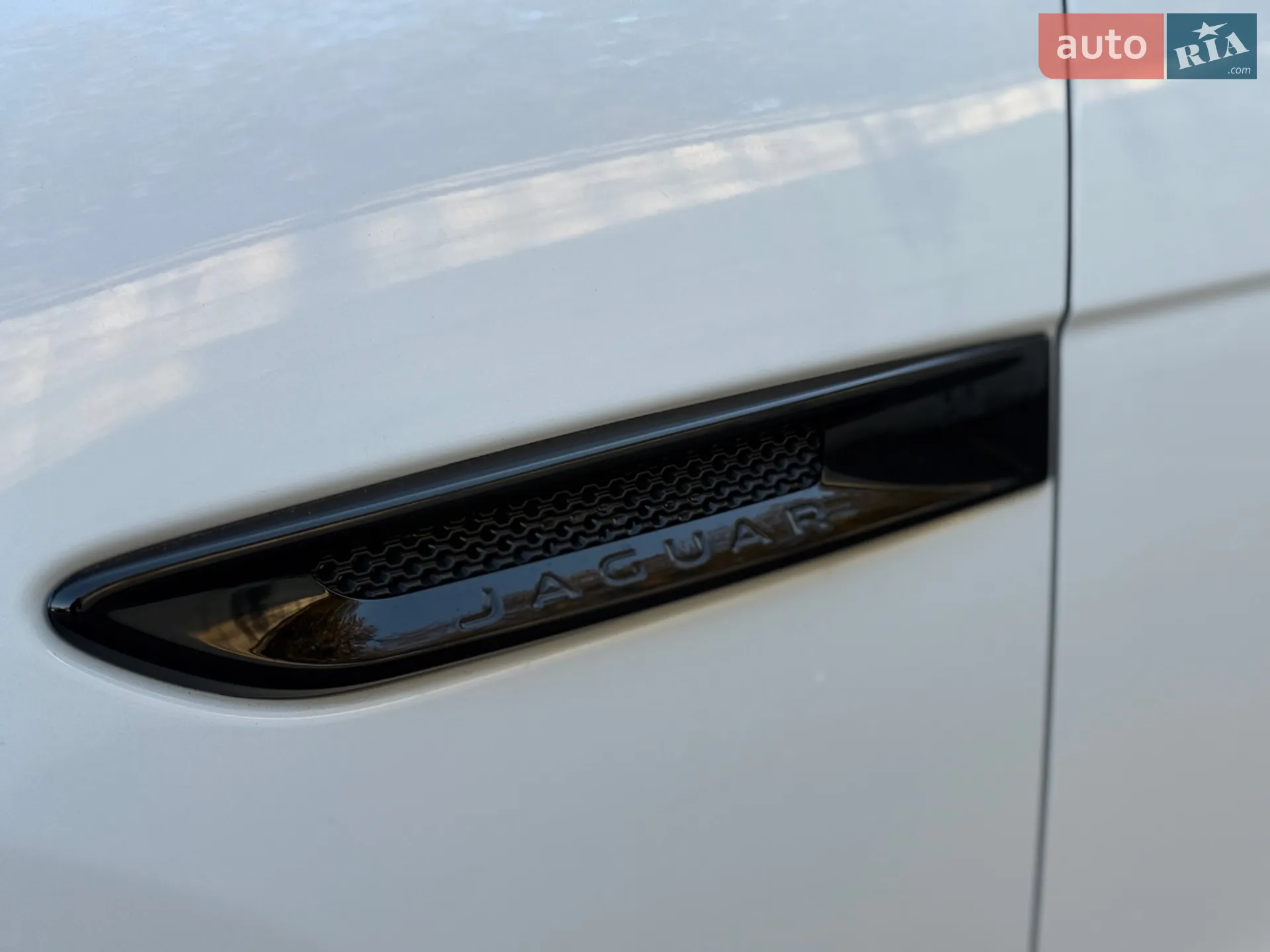 2018 Jaguar F-Pace - мініатюра 20