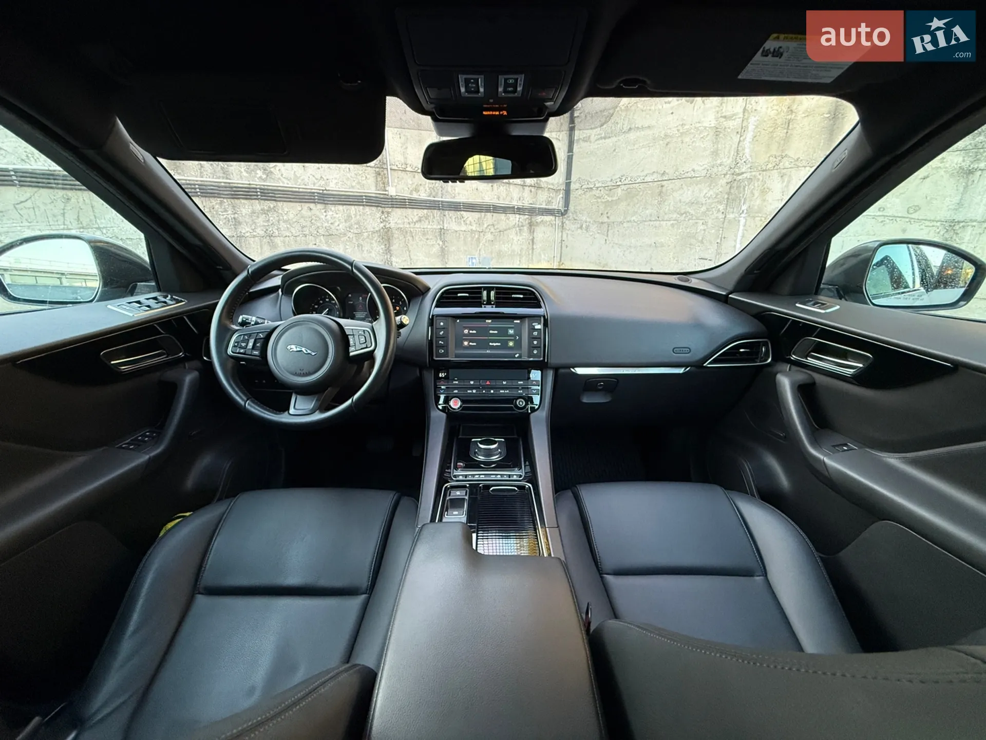 2018 Jaguar F-Pace - мініатюра 33