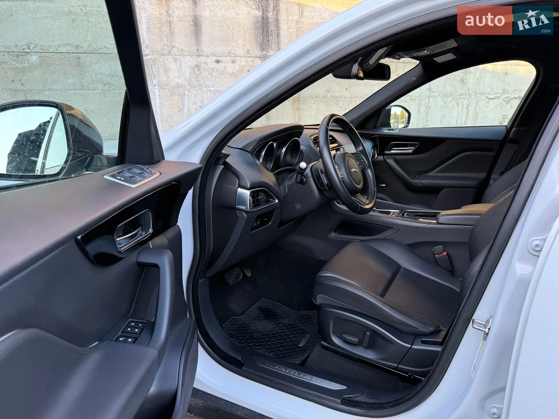 2018 Jaguar F-Pace - мініатюра 49