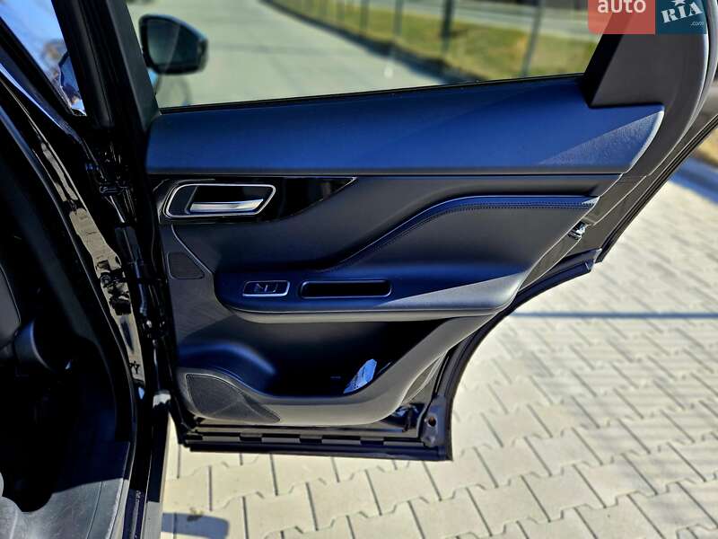 Внедорожник / Кроссовер Jaguar F-Pace 2017 в Киеве