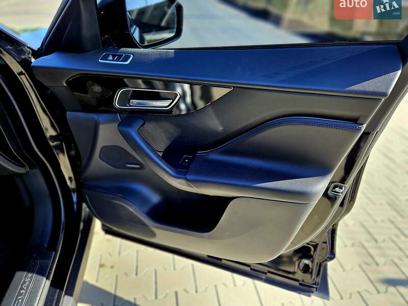 Внедорожник / Кроссовер Jaguar F-Pace 2017 в Киеве