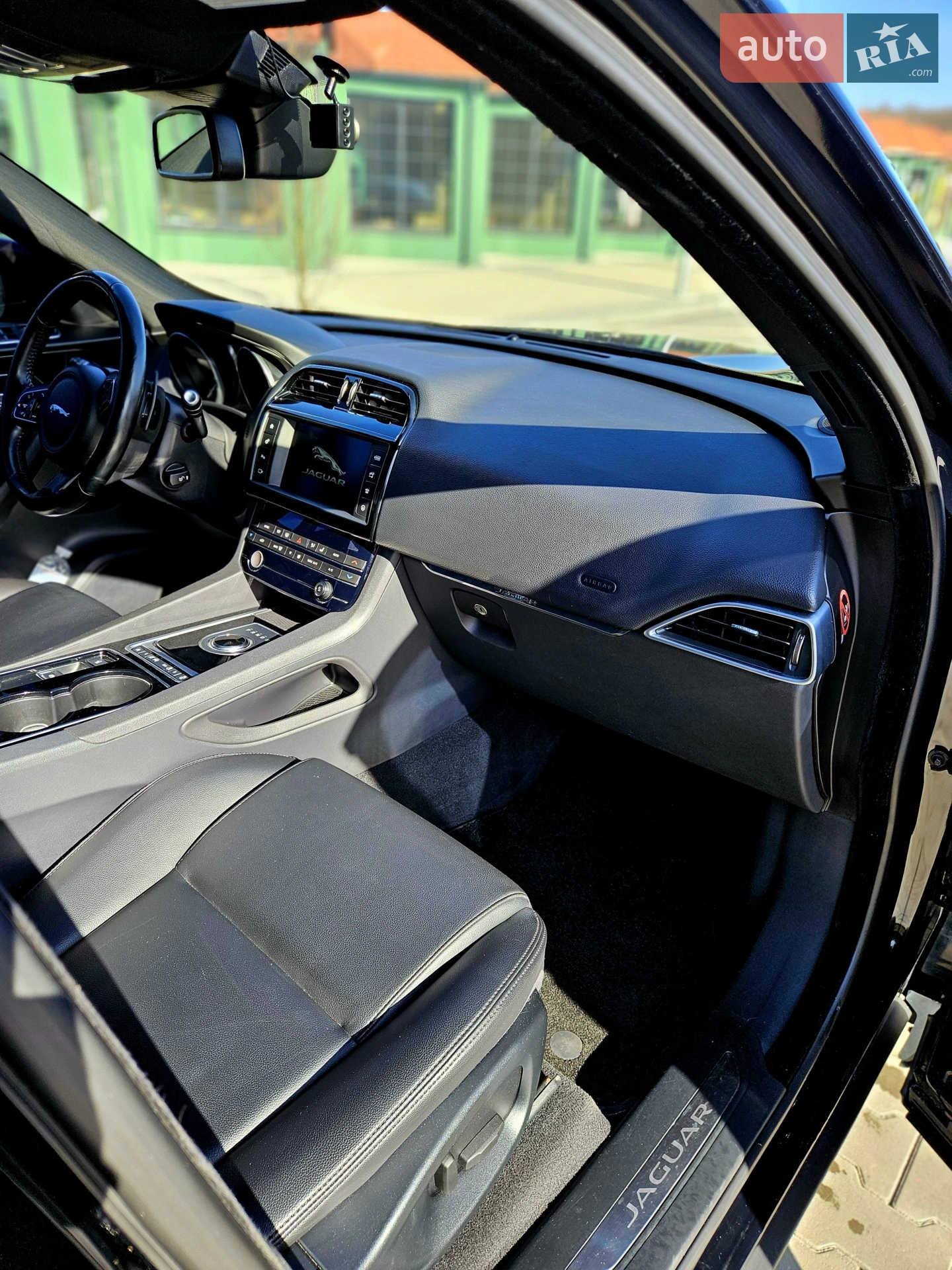 2017 Jaguar F-Pace - мініатюра 28