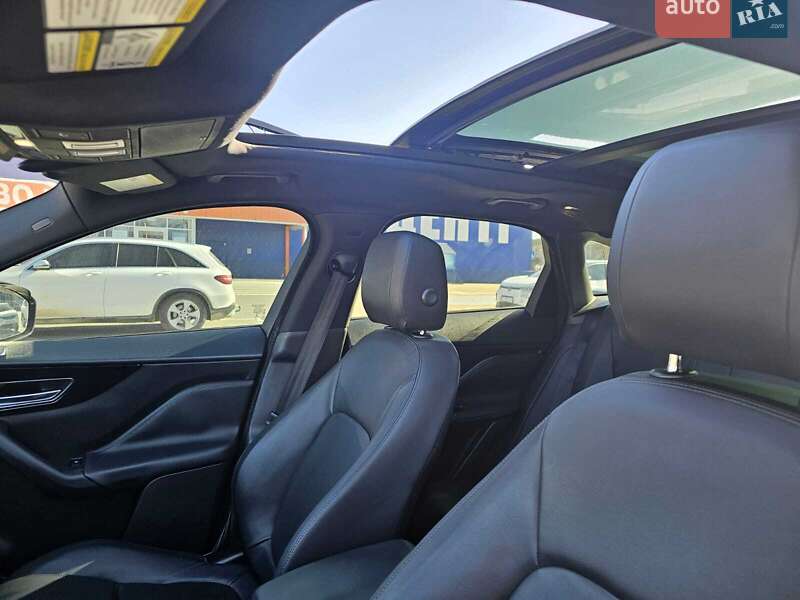Внедорожник / Кроссовер Jaguar F-Pace 2016 в Тернополе
