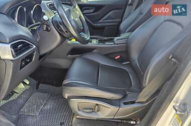 Внедорожник / Кроссовер Jaguar F-Pace 2016 в Тернополе
