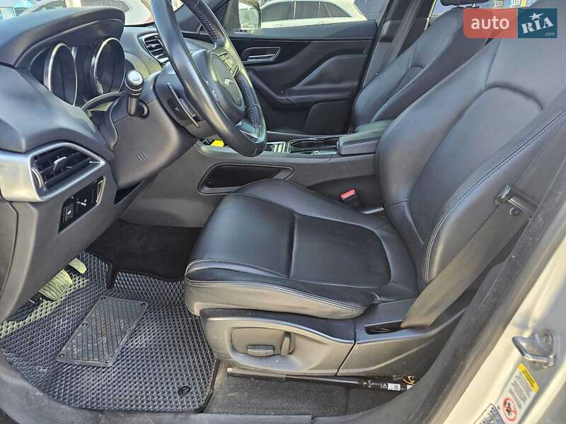 Внедорожник / Кроссовер Jaguar F-Pace 2016 в Тернополе