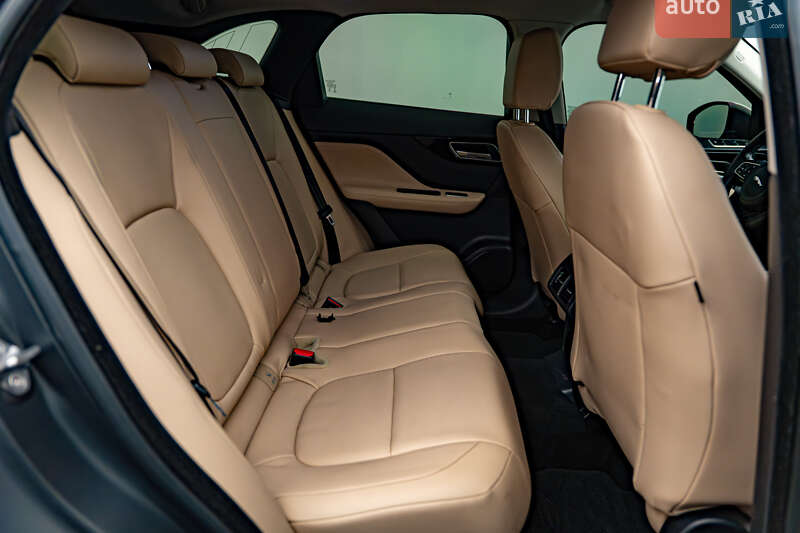 Внедорожник / Кроссовер Jaguar F-Pace 2017 в Киеве