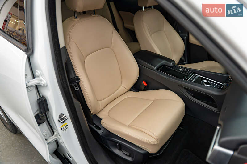 Внедорожник / Кроссовер Jaguar F-Pace 2017 в Киеве