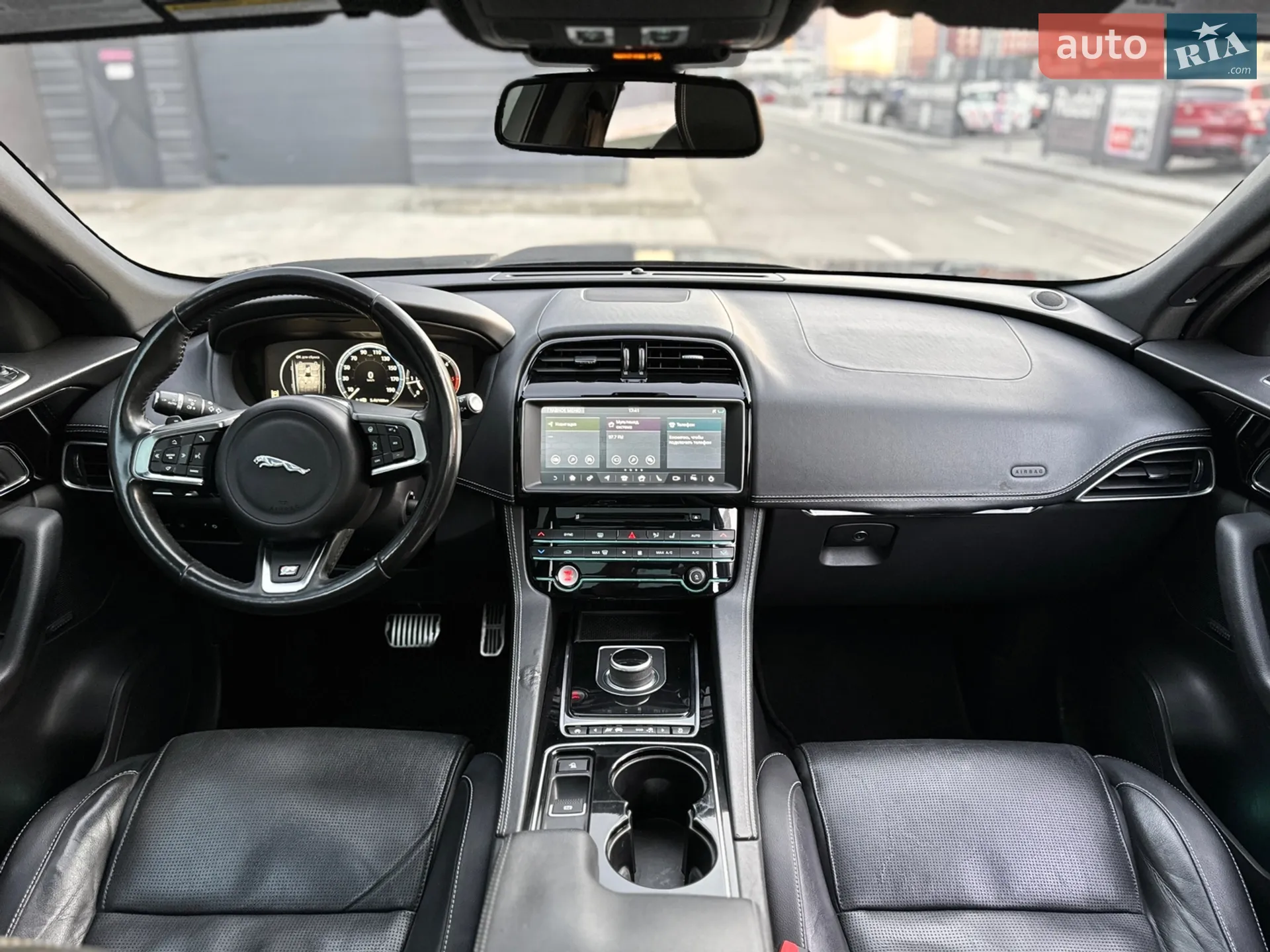 2016 Jaguar F-Pace - мініатюра 3