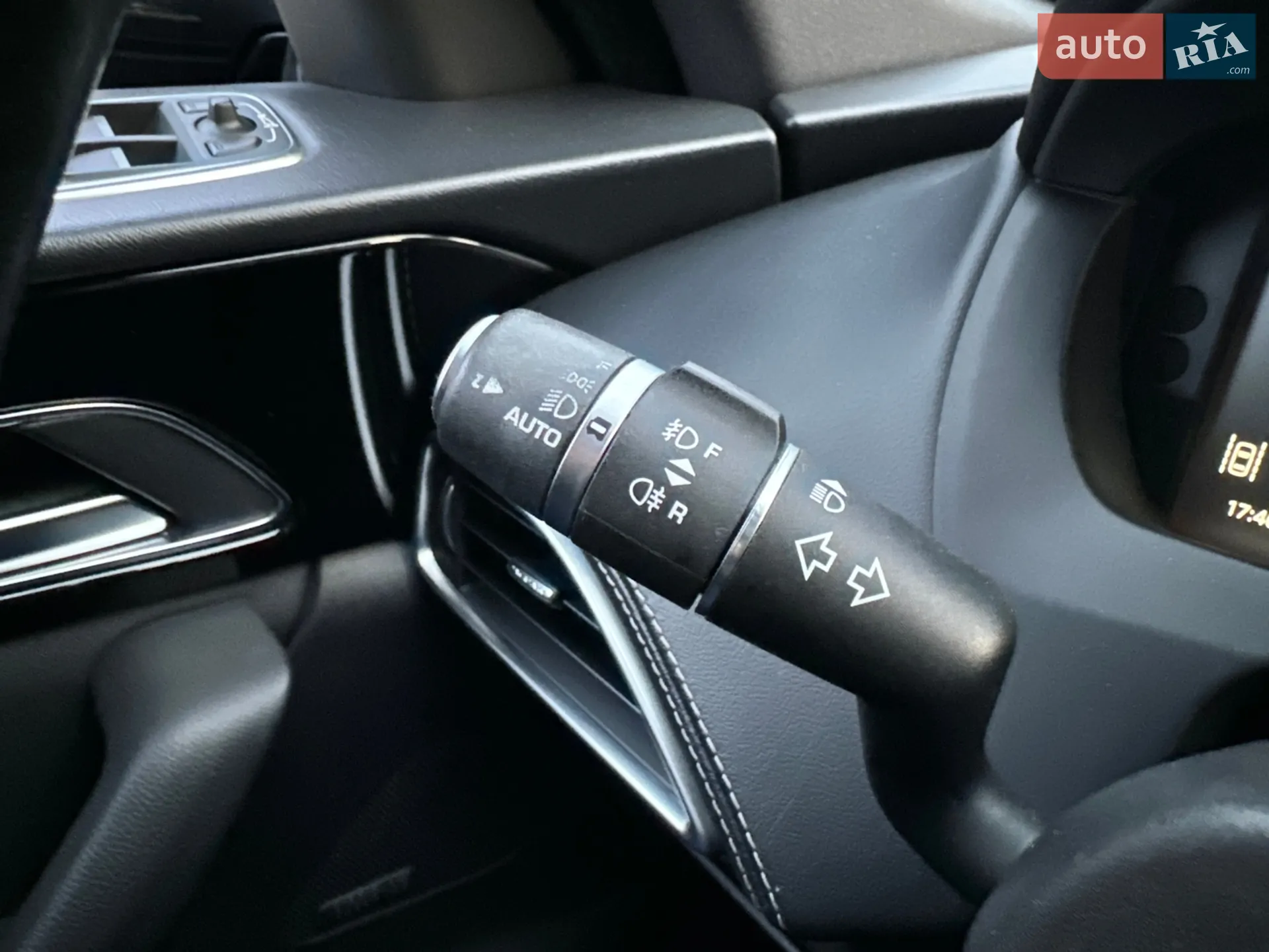 2016 Jaguar F-Pace - мініатюра 36