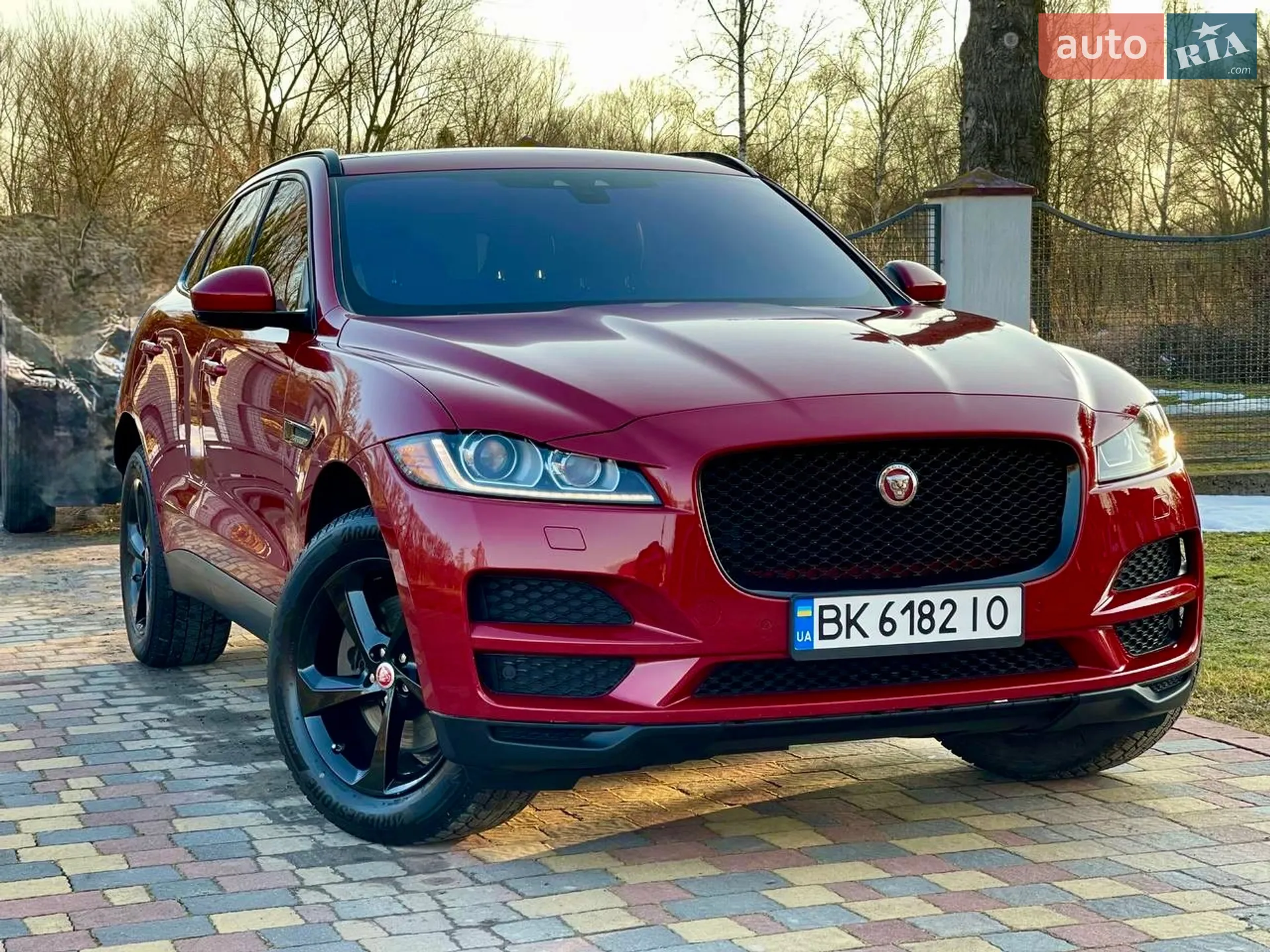 2016 Jaguar F-Pace - мініатюра 2