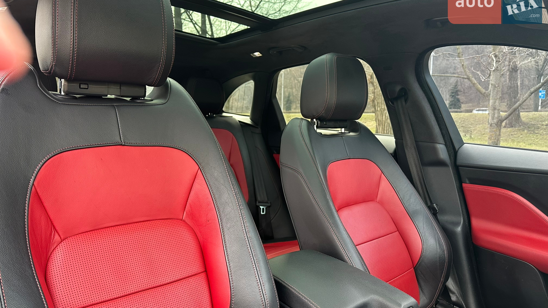 2019 Jaguar F-Pace - мініатюра 40
