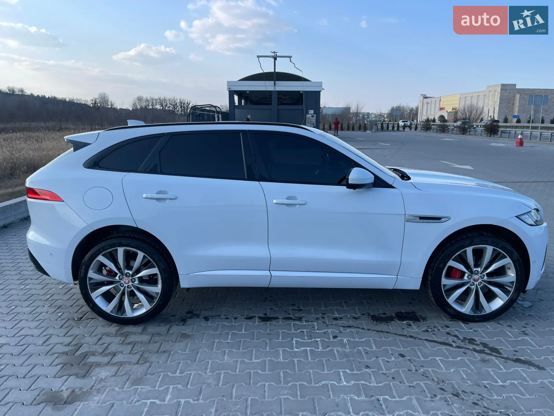 2016 Jaguar F-Pace - мініатюра 3