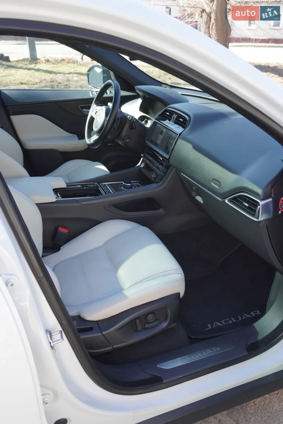 2016 Jaguar F-Pace - мініатюра 11