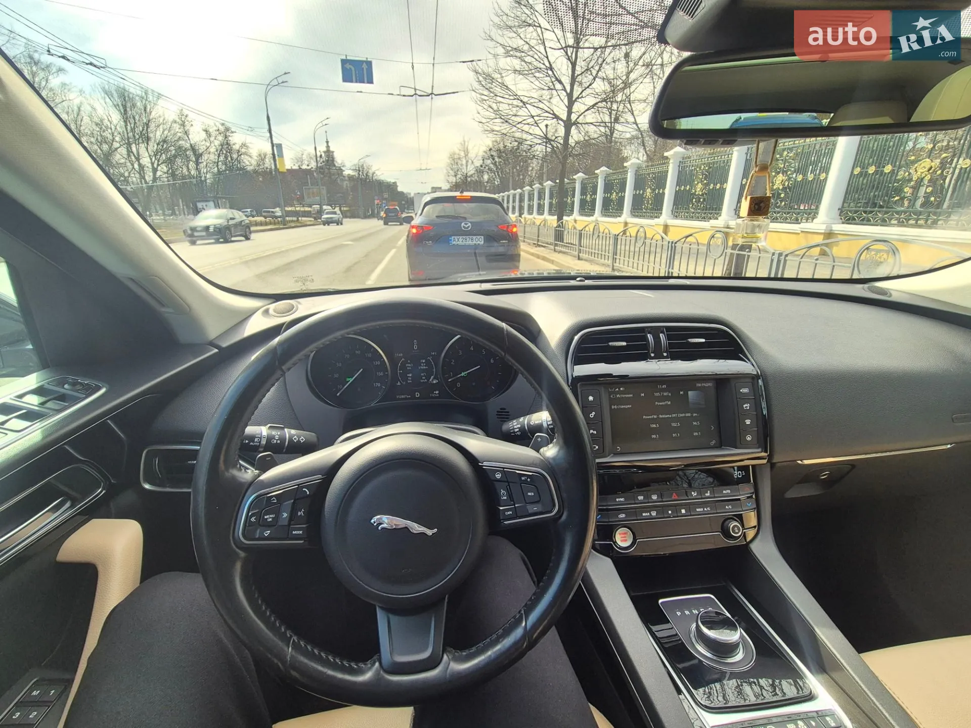 2017 Jaguar F-Pace - мініатюра 10