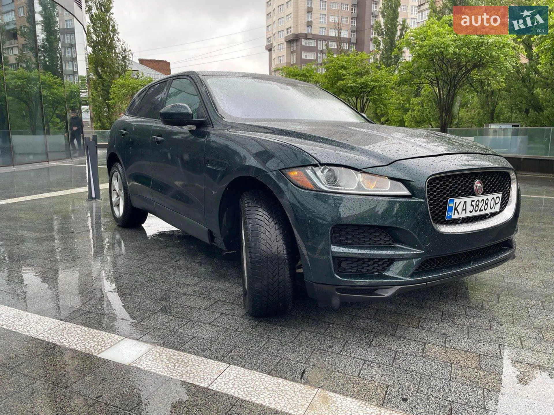 2017 Jaguar F-Pace - мініатюра 3