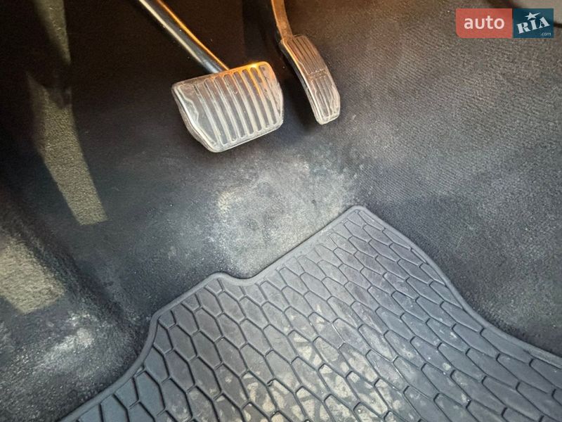 Внедорожник / Кроссовер Jaguar F-Pace 2016 в Кривом Роге фото 20 Внедорожник / Кроссовер Jaguar F-Pace 2016 в Кривом Роге