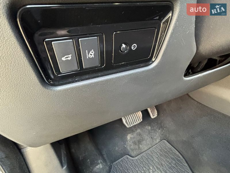 Внедорожник / Кроссовер Jaguar F-Pace 2016 в Кривом Роге фото 23 Внедорожник / Кроссовер Jaguar F-Pace 2016 в Кривом Роге