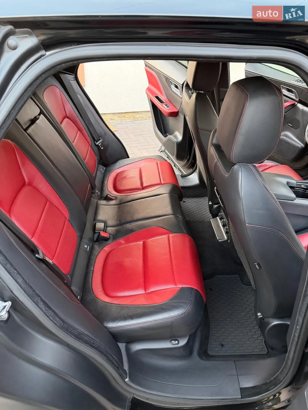 2017 Jaguar F-Pace - мініатюра 18