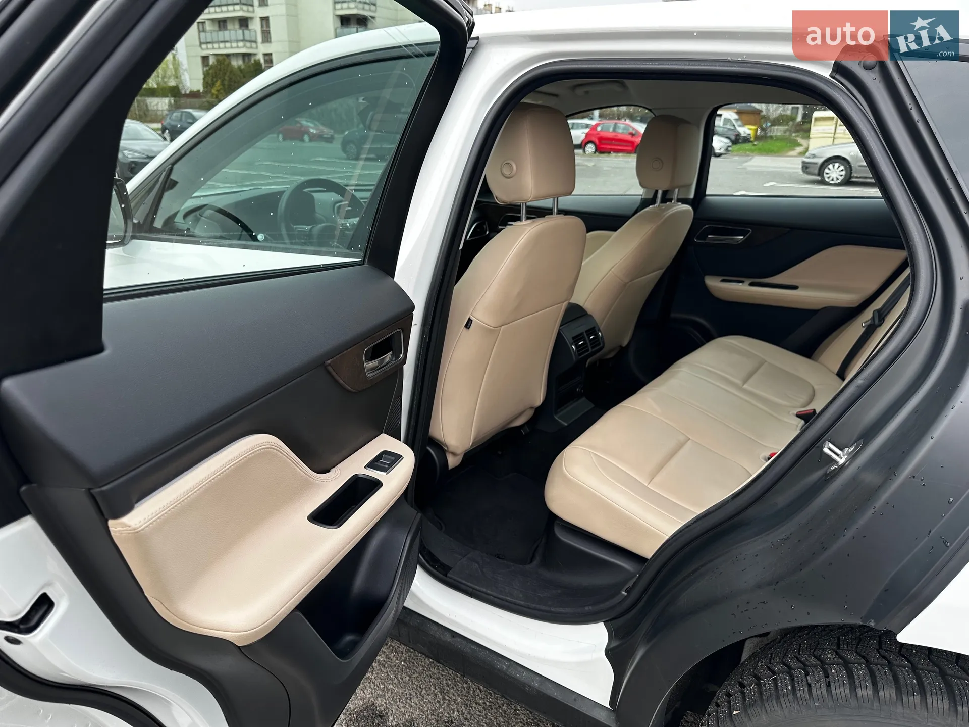 2018 Jaguar F-Pace - мініатюра 10