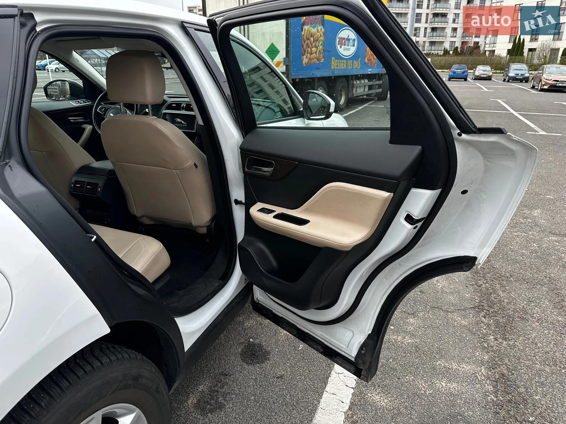 2018 Jaguar F-Pace - мініатюра 14