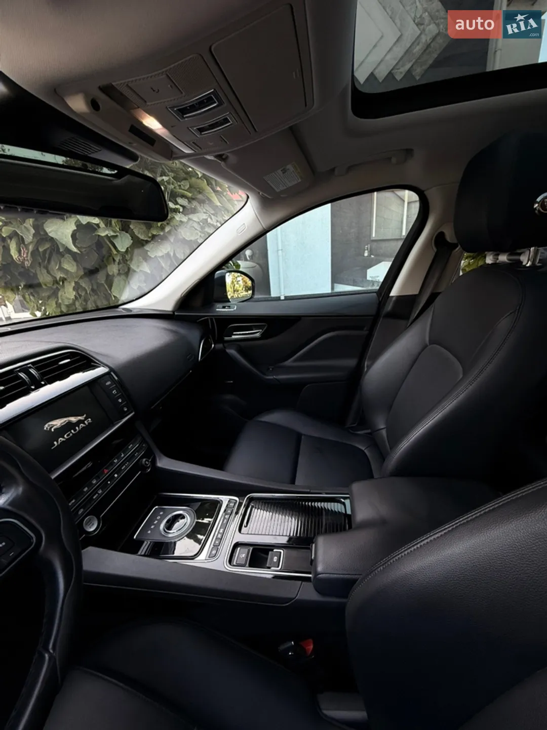 2018 Jaguar F-Pace - мініатюра 28