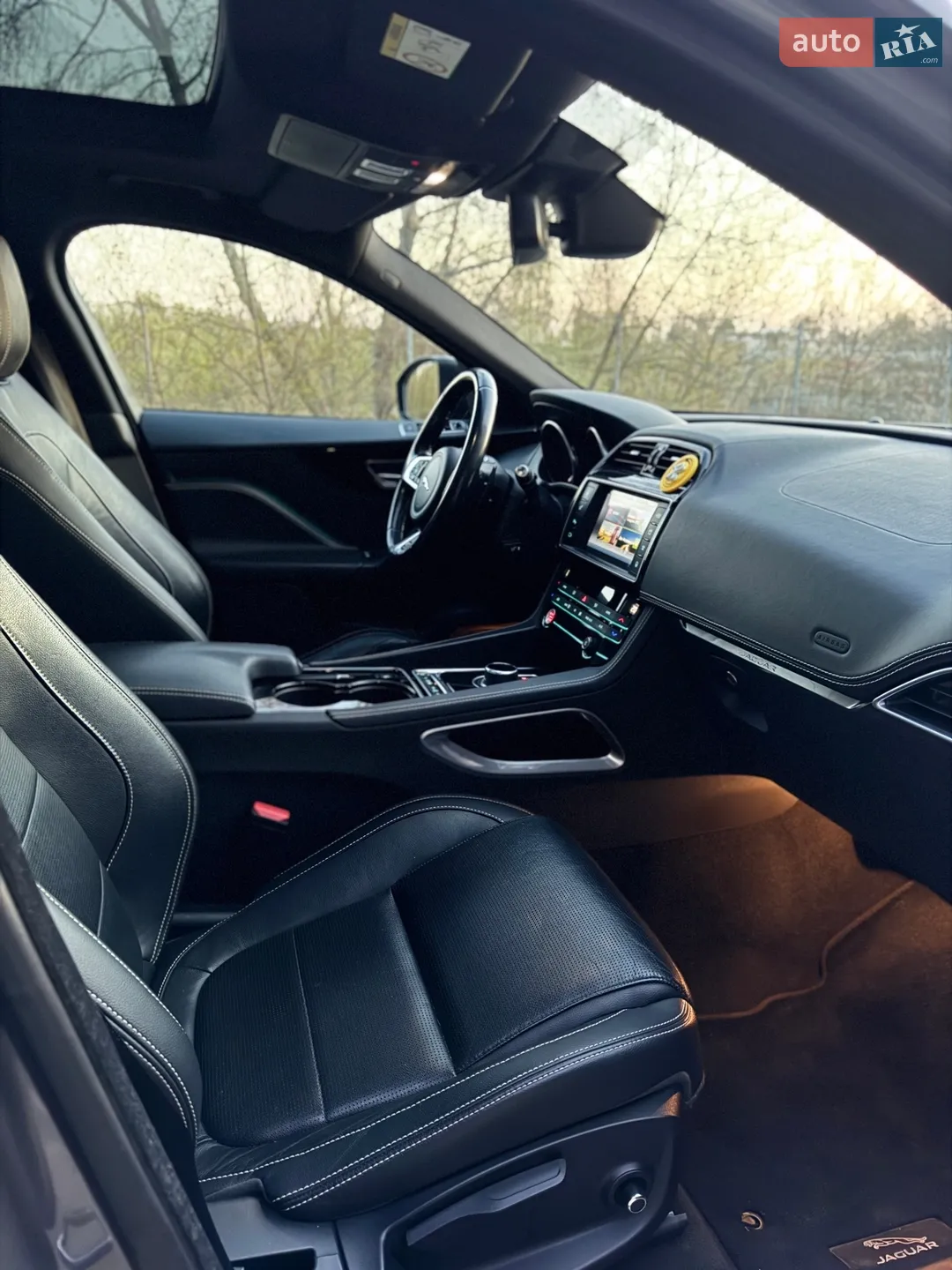 2016 Jaguar F-Pace - мініатюра 31