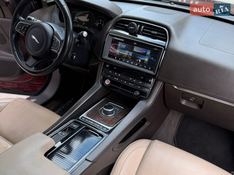 Внедорожник / Кроссовер Jaguar F-Pace 2016 в Киеве фото 13 Внедорожник / Кроссовер Jaguar F-Pace 2016 в Киеве