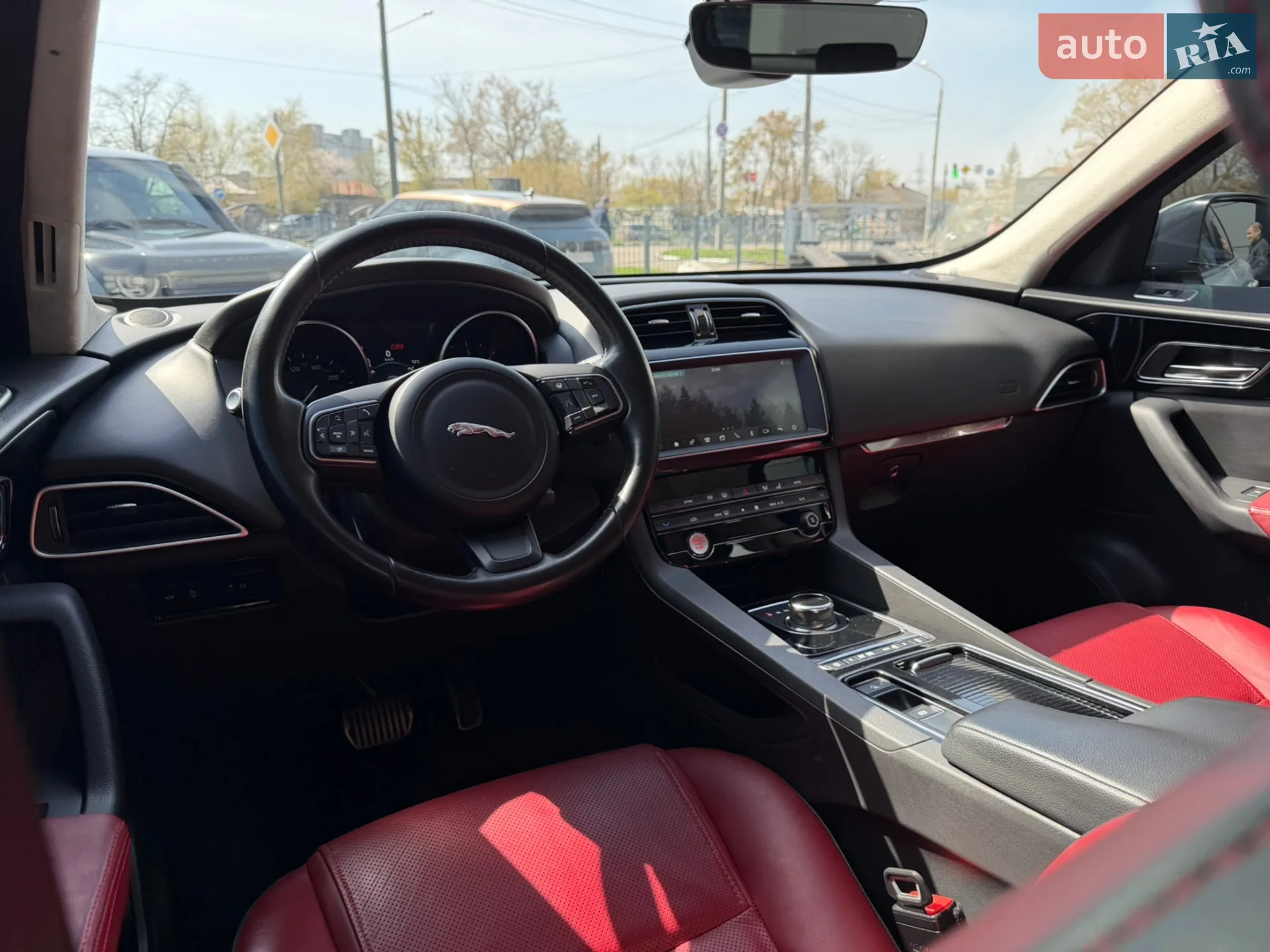2018 Jaguar F-Pace - мініатюра 18