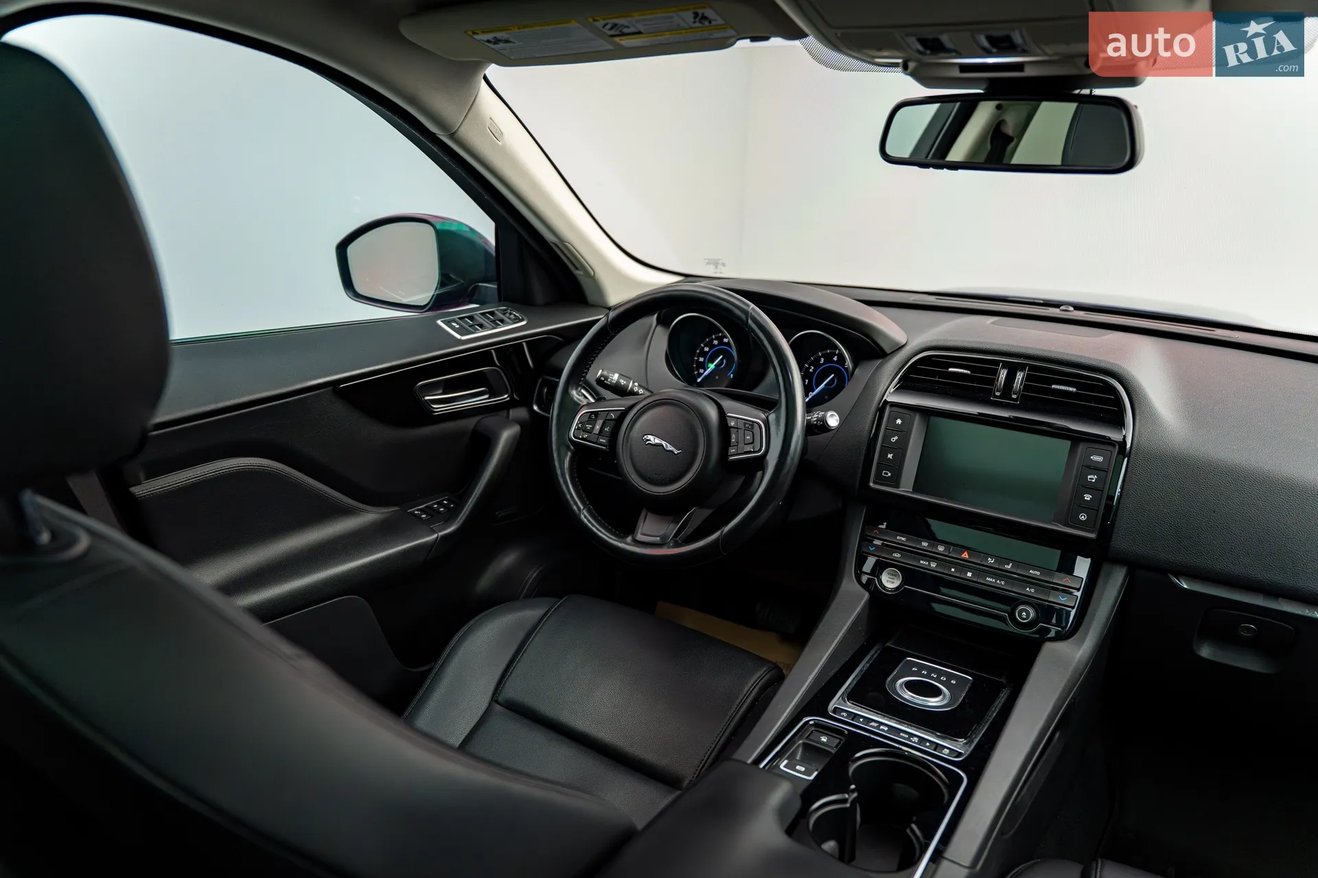 2016 Jaguar F-Pace - мініатюра 12
