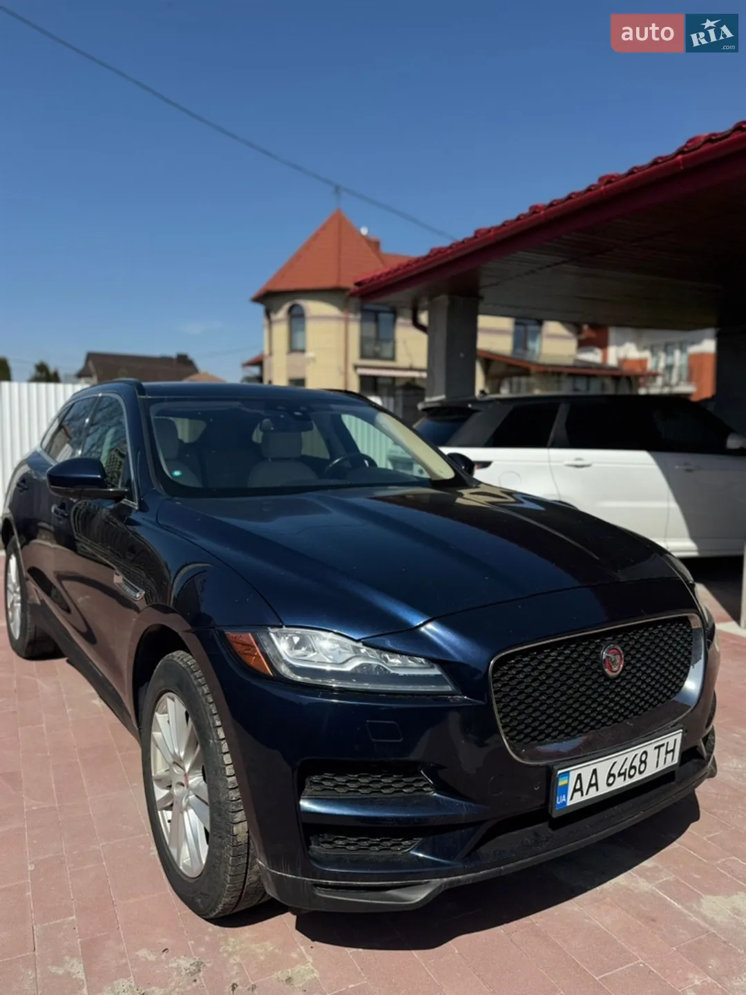 2017 Jaguar F-Pace - мініатюра 2