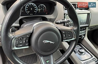 Позашляховик / Кросовер Jaguar F-Pace 2016 в Києві
