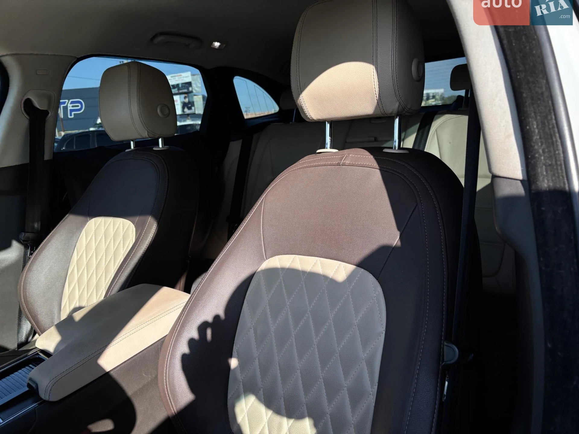 2017 Jaguar F-Pace - мініатюра 32