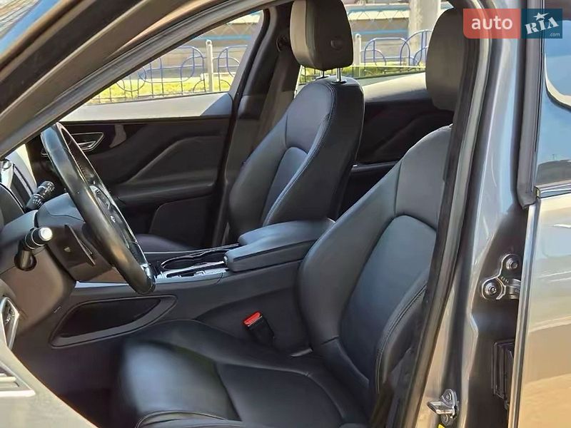 Внедорожник / Кроссовер Jaguar F-Pace 2016 в Киеве