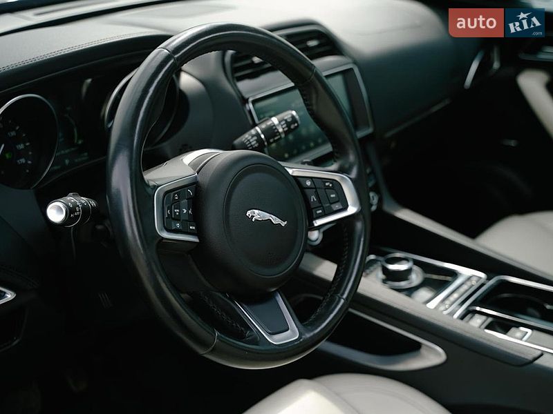 Позашляховик / Кросовер Jaguar F-Pace 2019 в Києві