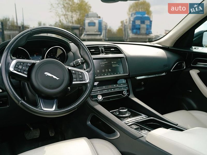 Позашляховик / Кросовер Jaguar F-Pace 2019 в Києві
