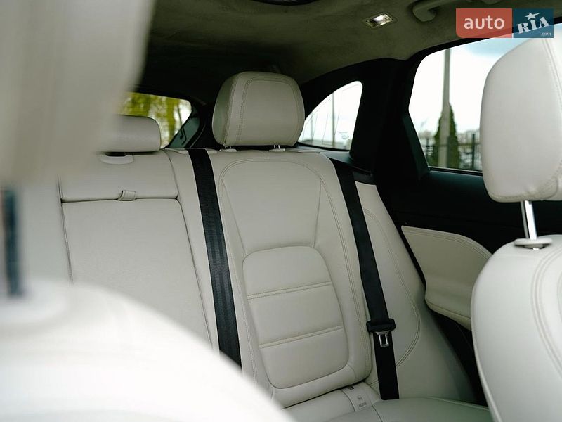 Позашляховик / Кросовер Jaguar F-Pace 2019 в Києві