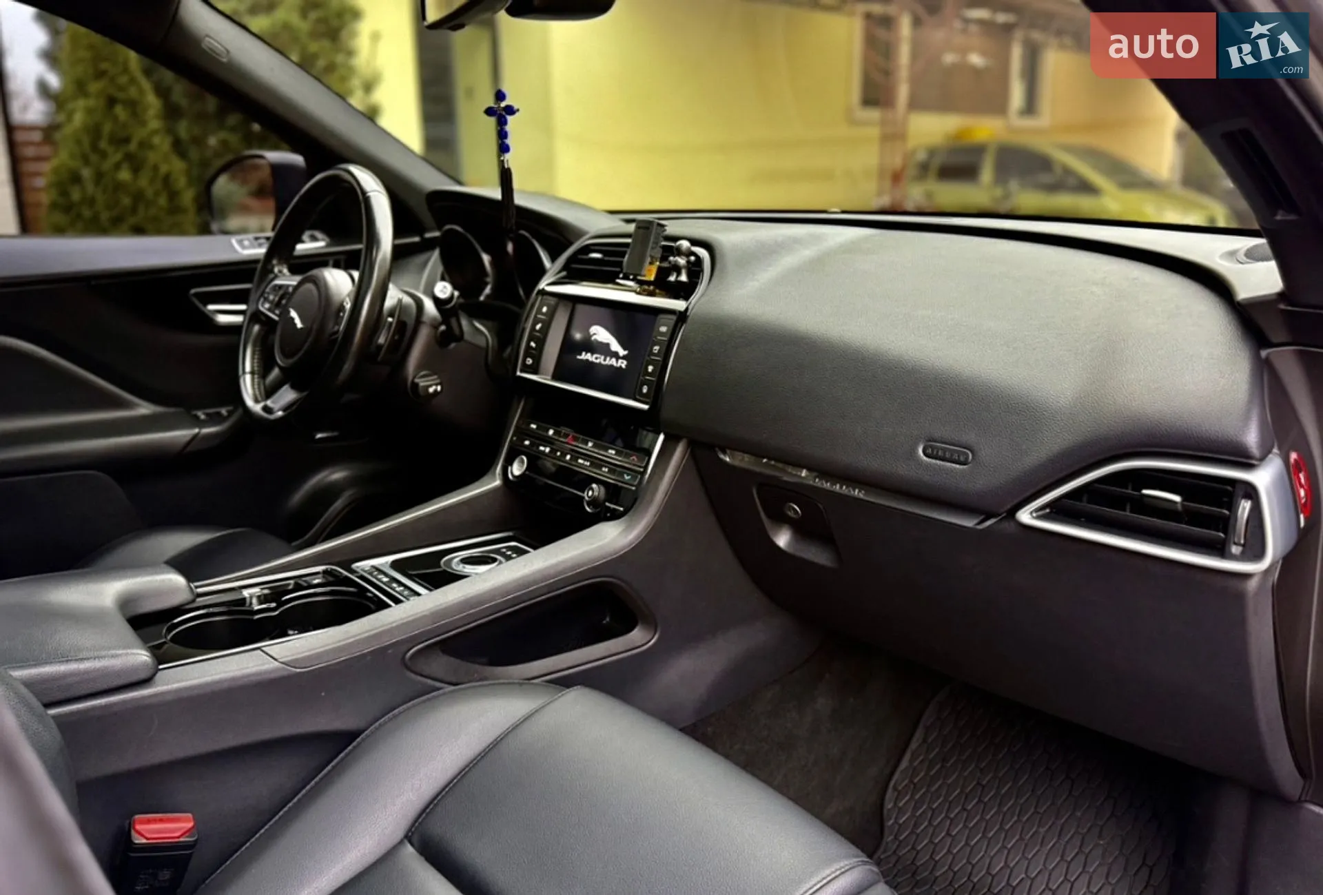 2016 Jaguar F-Pace - мініатюра 37