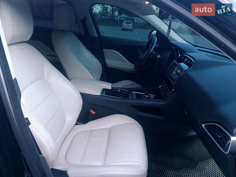 Внедорожник / Кроссовер Jaguar F-Pace 2016 в Чернигове