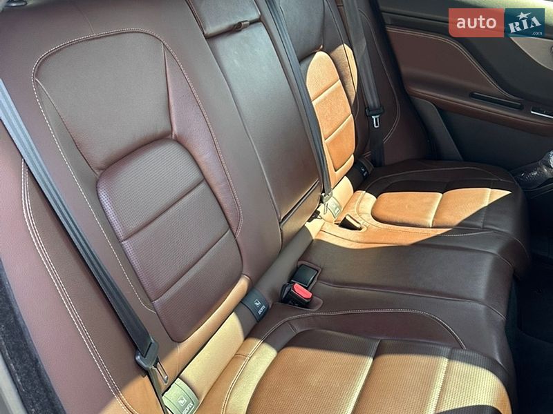 Позашляховик / Кросовер Jaguar F-Pace 2018 в Києві