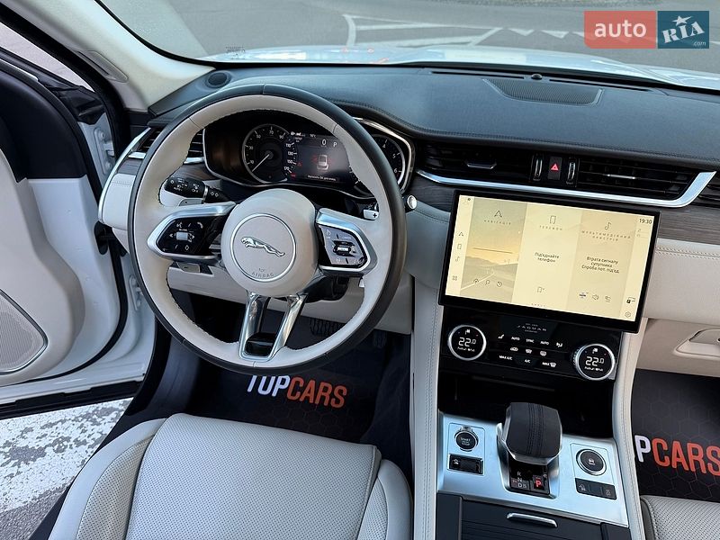 Внедорожник / Кроссовер Jaguar F-Pace 2022 в Киеве