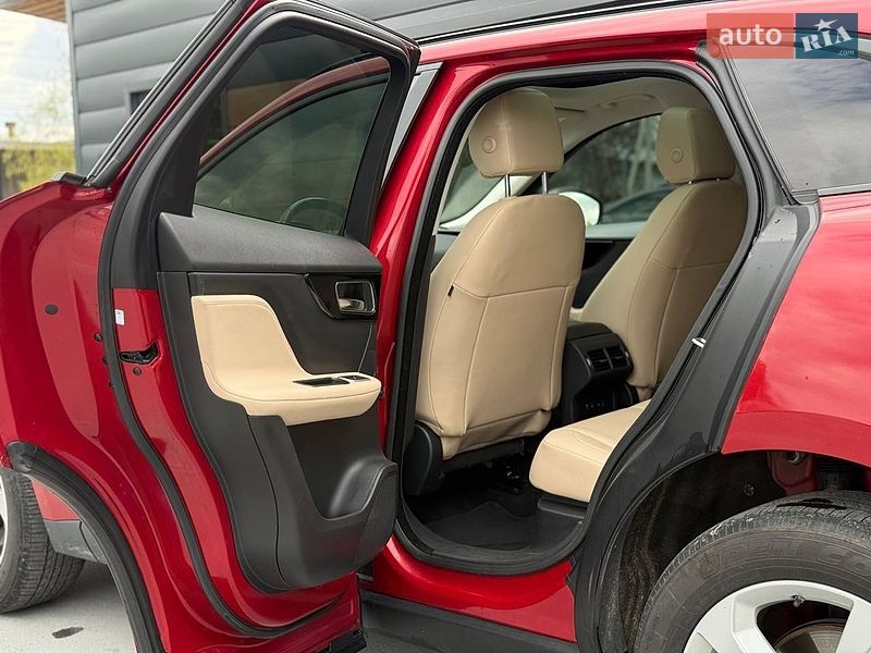 Внедорожник / Кроссовер Jaguar F-Pace 2018 в Ровно