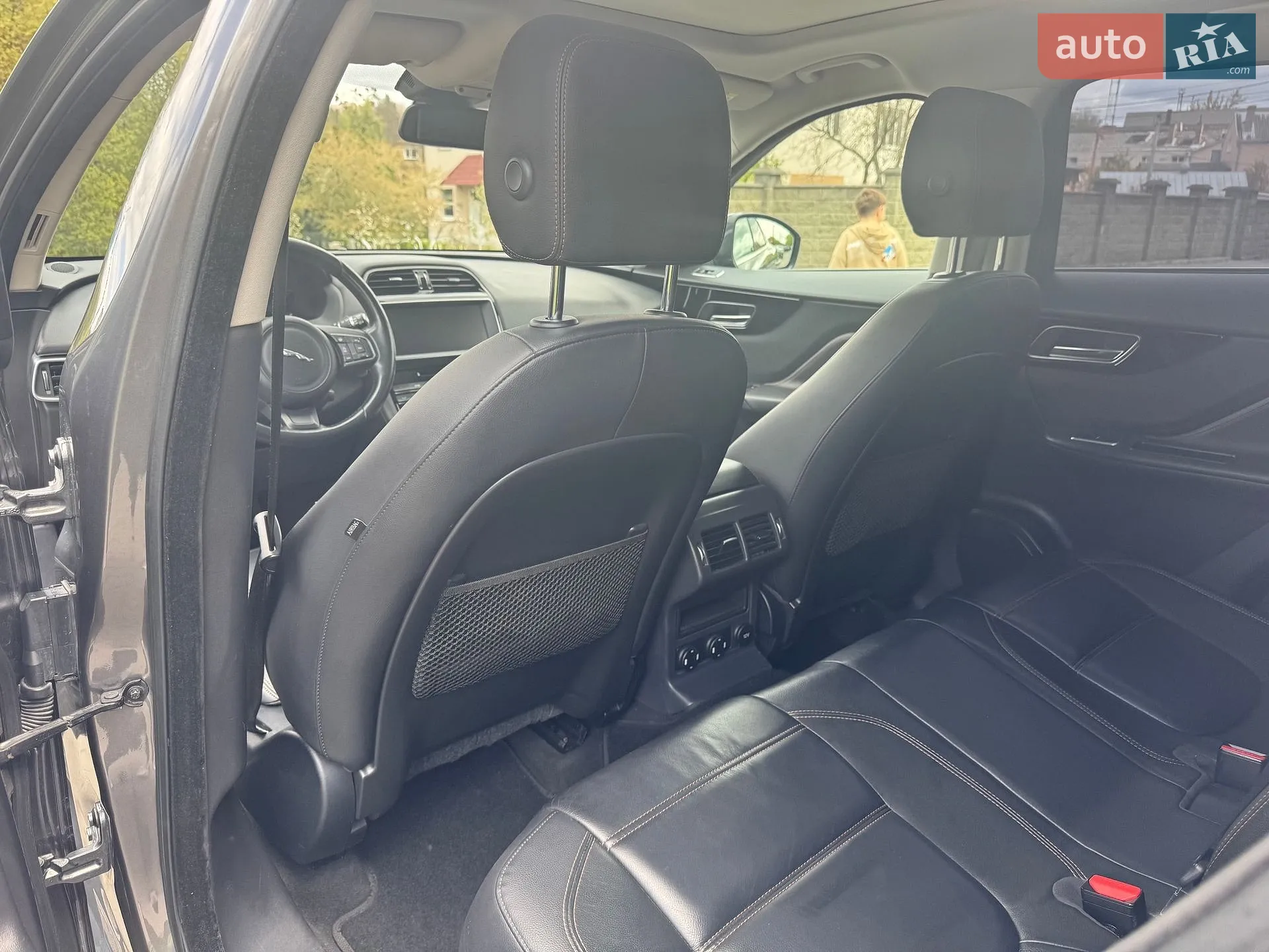 2017 Jaguar F-Pace - мініатюра 11