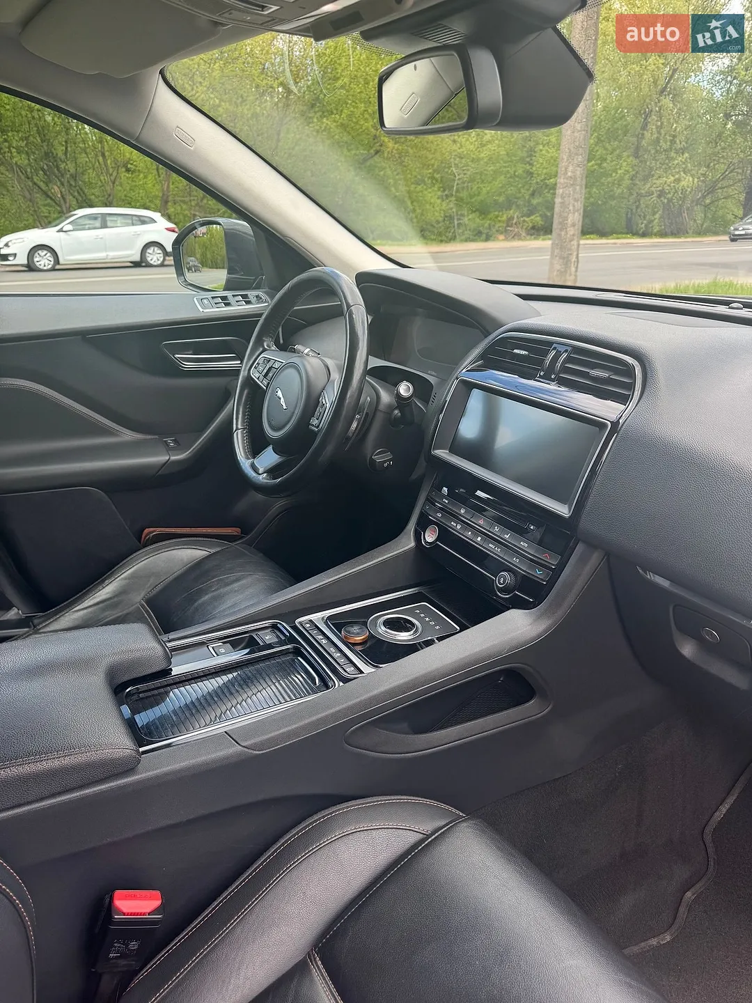 2017 Jaguar F-Pace - мініатюра 12