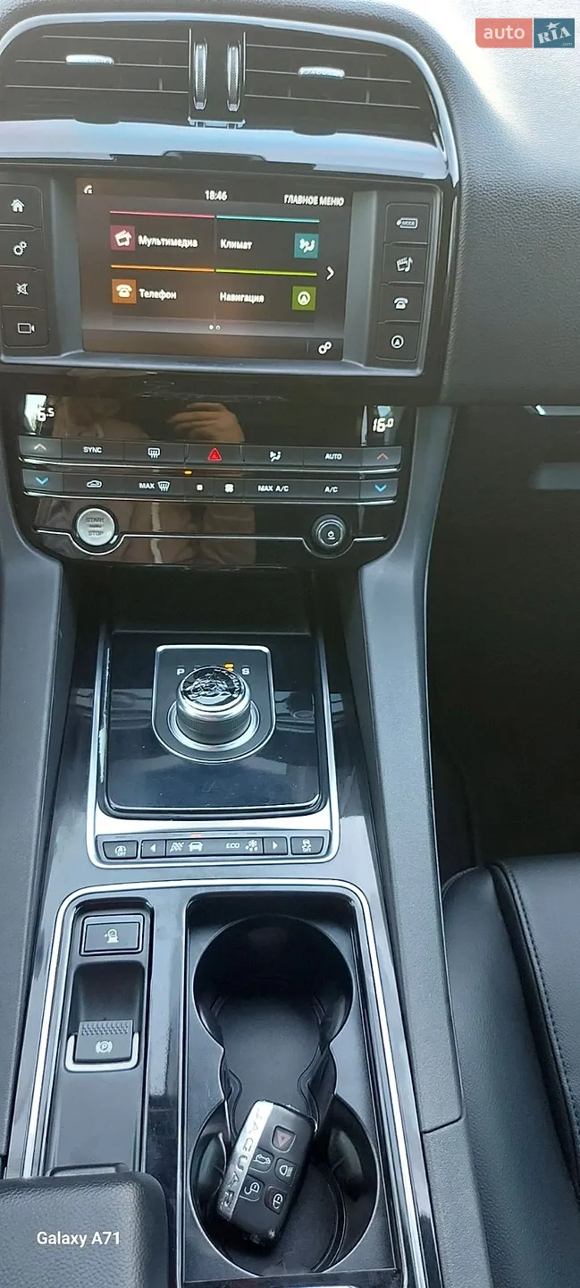 2018 Jaguar F-Pace - мініатюра 20