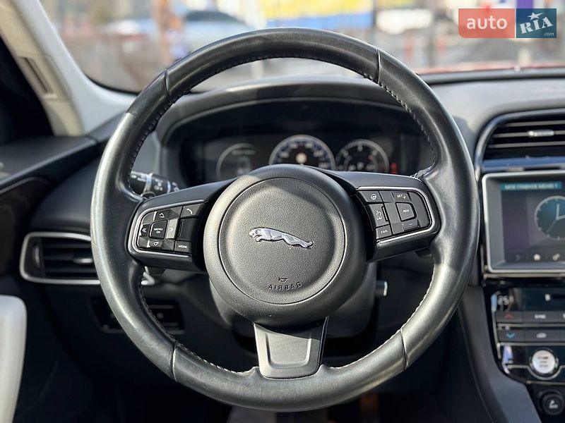 Внедорожник / Кроссовер Jaguar F-Pace 2016 в Киеве